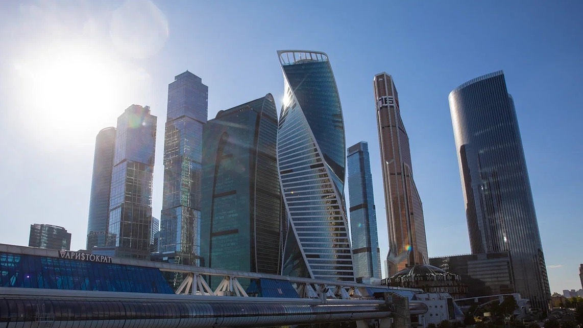 Пожар охватил башню «Федерация» в Москве-Сити