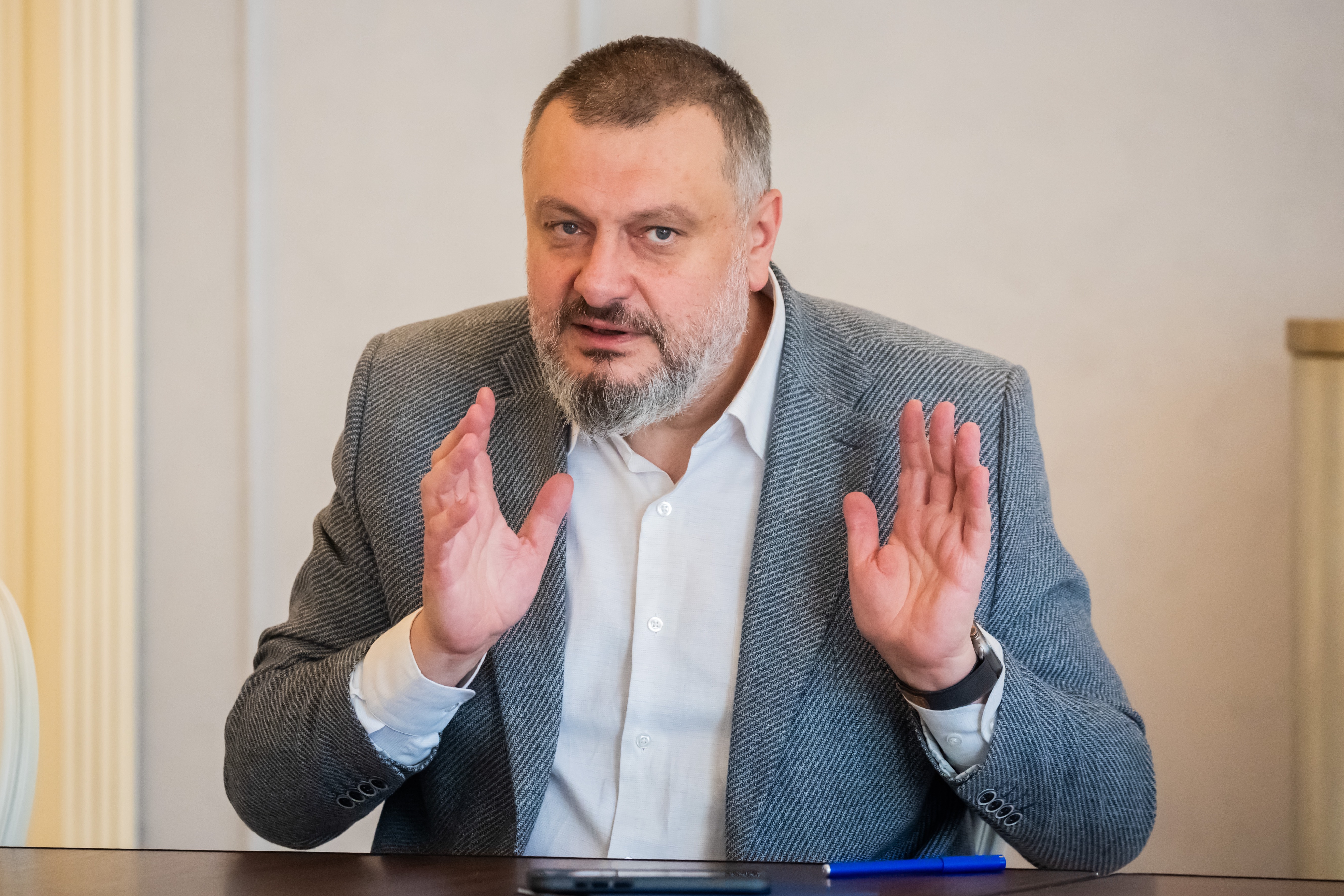 Зеленский назначил экс-главу разведки послом в одну из самых близких России европейских стран