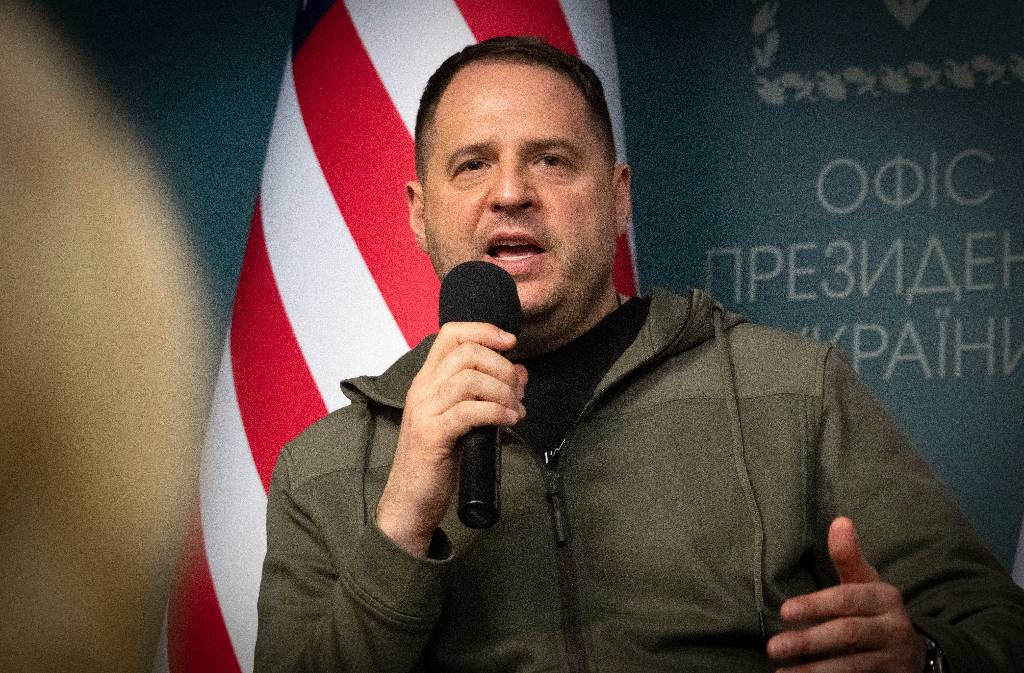 Французский политик Филиппо назвал отставку Ермака полным крахом режима