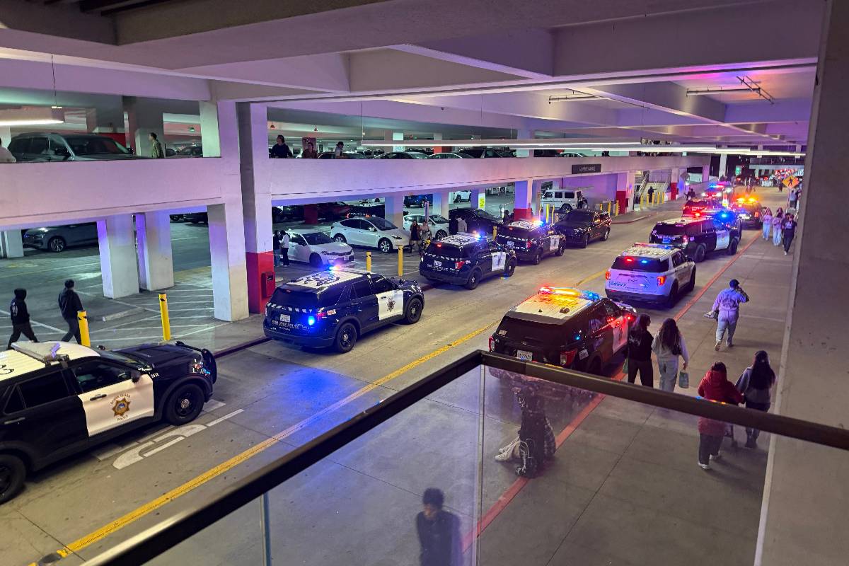 В торговом центре в Калифорнии произошла стрельба