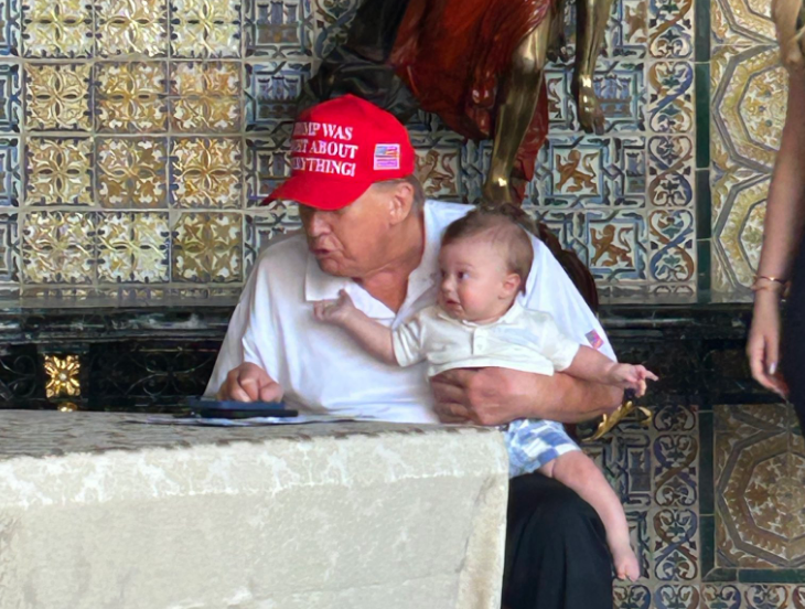 Дочь Трампа показала фото президента США с внуком Александром