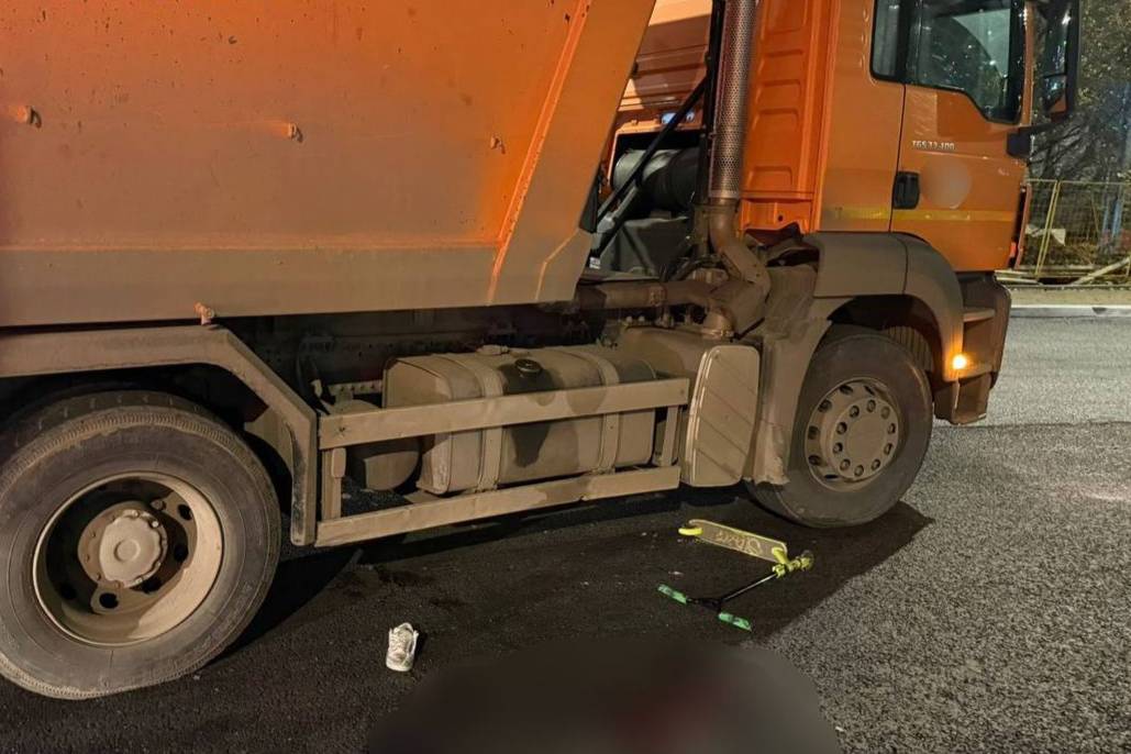  В Зеленограде 10-летний мальчик на самокате попал под колёса грузовика
