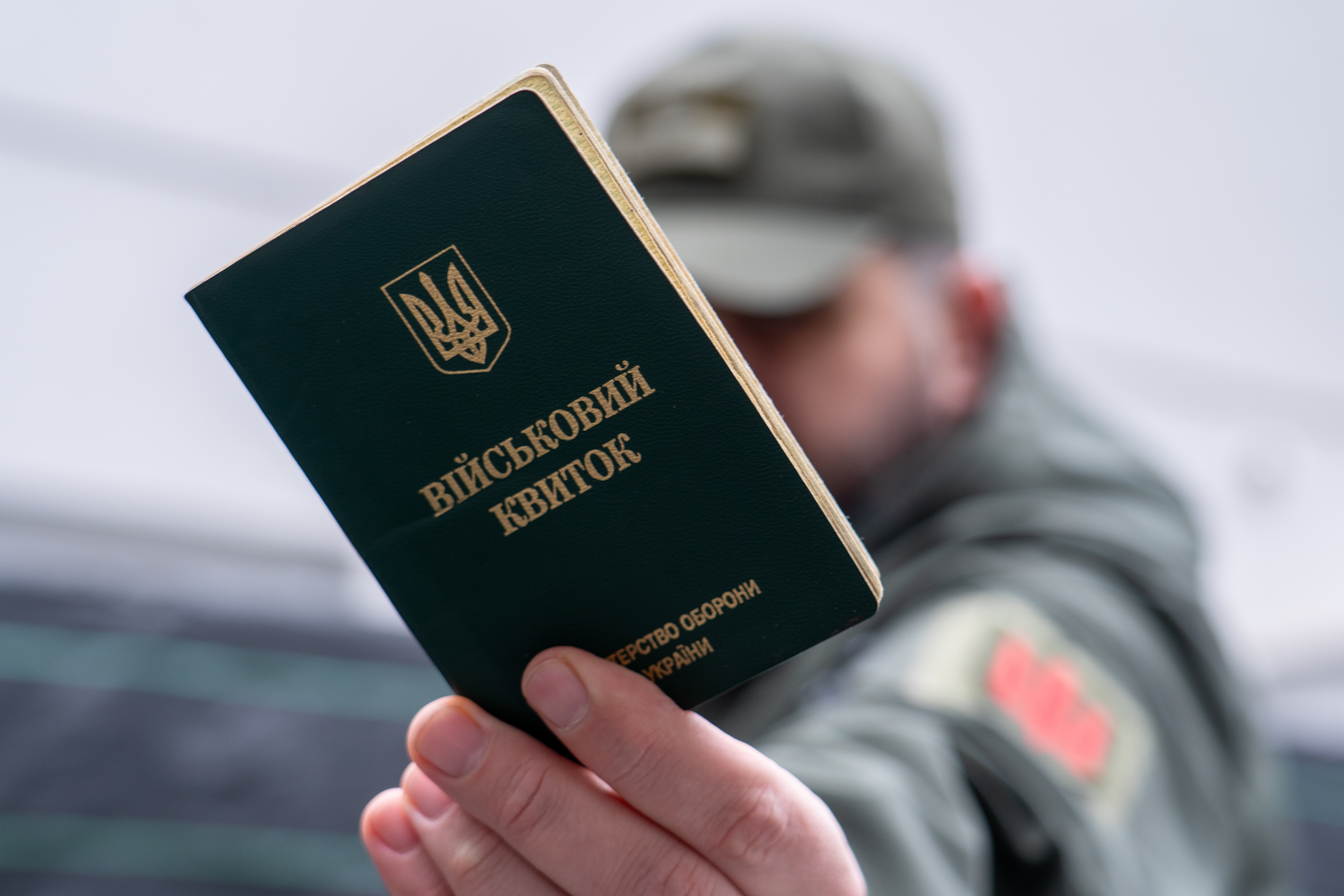 Бывший боец ВСУ рассказал о замене контрактников мобилизованными на Украине