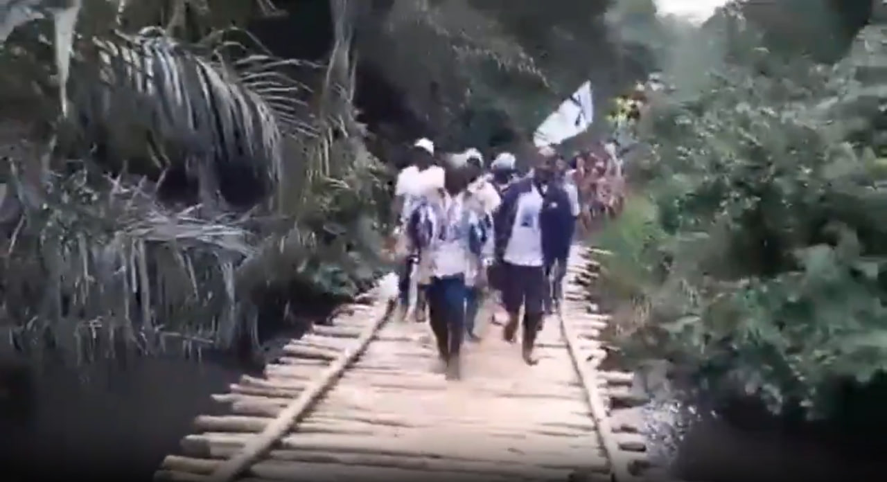 Построенный семьёй президента Конго мост за $2 млн рухнул на торжественном открытии