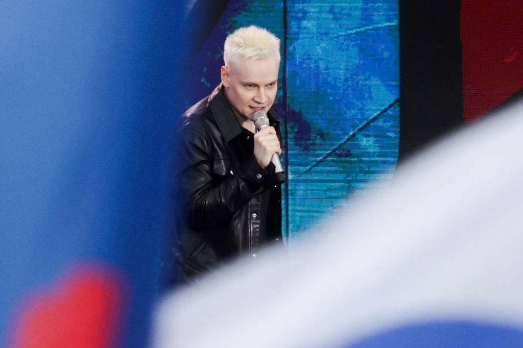 Shaman спел новую песню с нижегородским сенатором на концерте в Москве