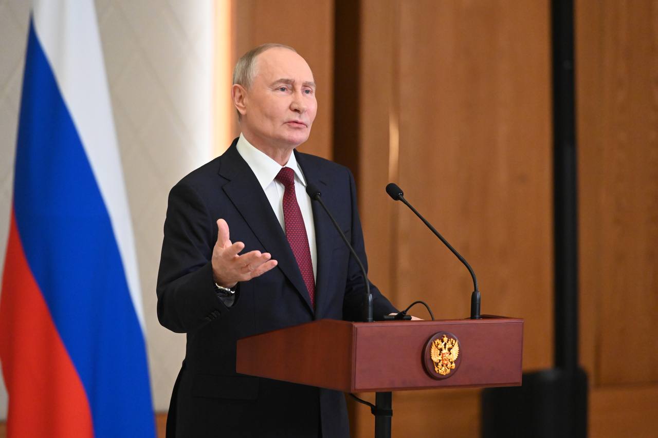 Путин: Россияне умеют смыкать ряды перед лицом глобальных вызовов и угроз