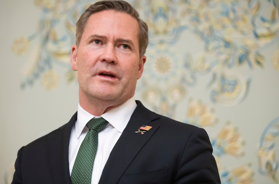 Уолтц: США не хотят давать РФ и Китаю определять глобальные стандарты