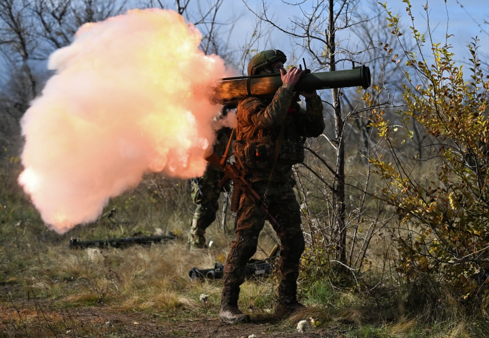 Новости СВО. Прорыв ВС РФ в Волчанск, флаг РФ над Пролетарской, коллапс ВСУ в котле Красноармейска, заговор против Зеленского в Киеве, 6 ноября 