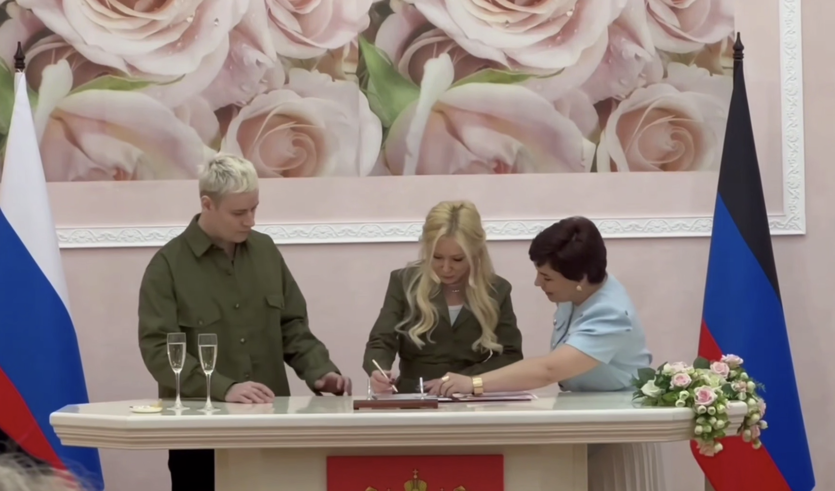 В Донецком ЗАГСе отказались комментировать свадьбу года SHAMAN и Мизулиной