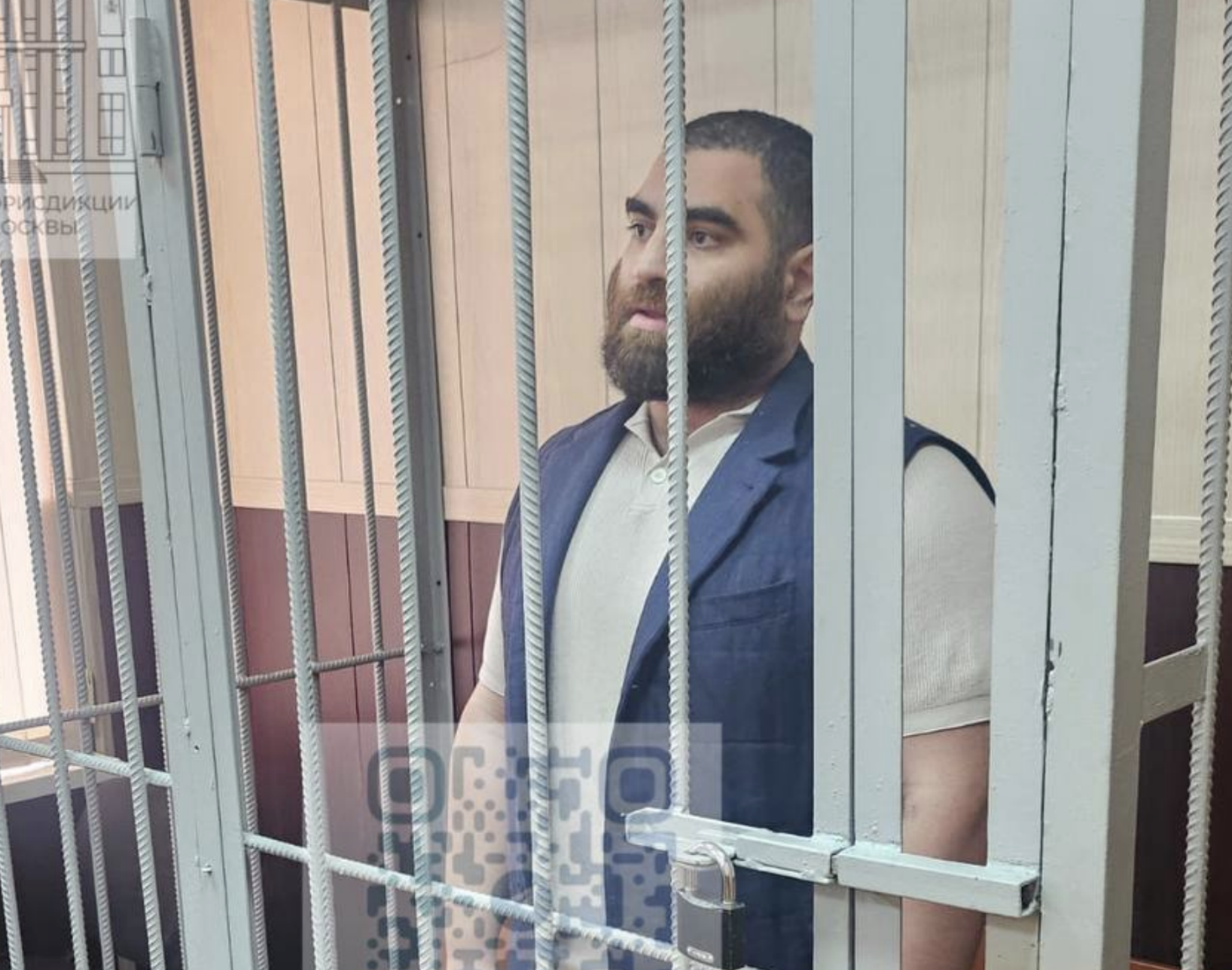 Блогеру Арсену Маркаряну продлили арест