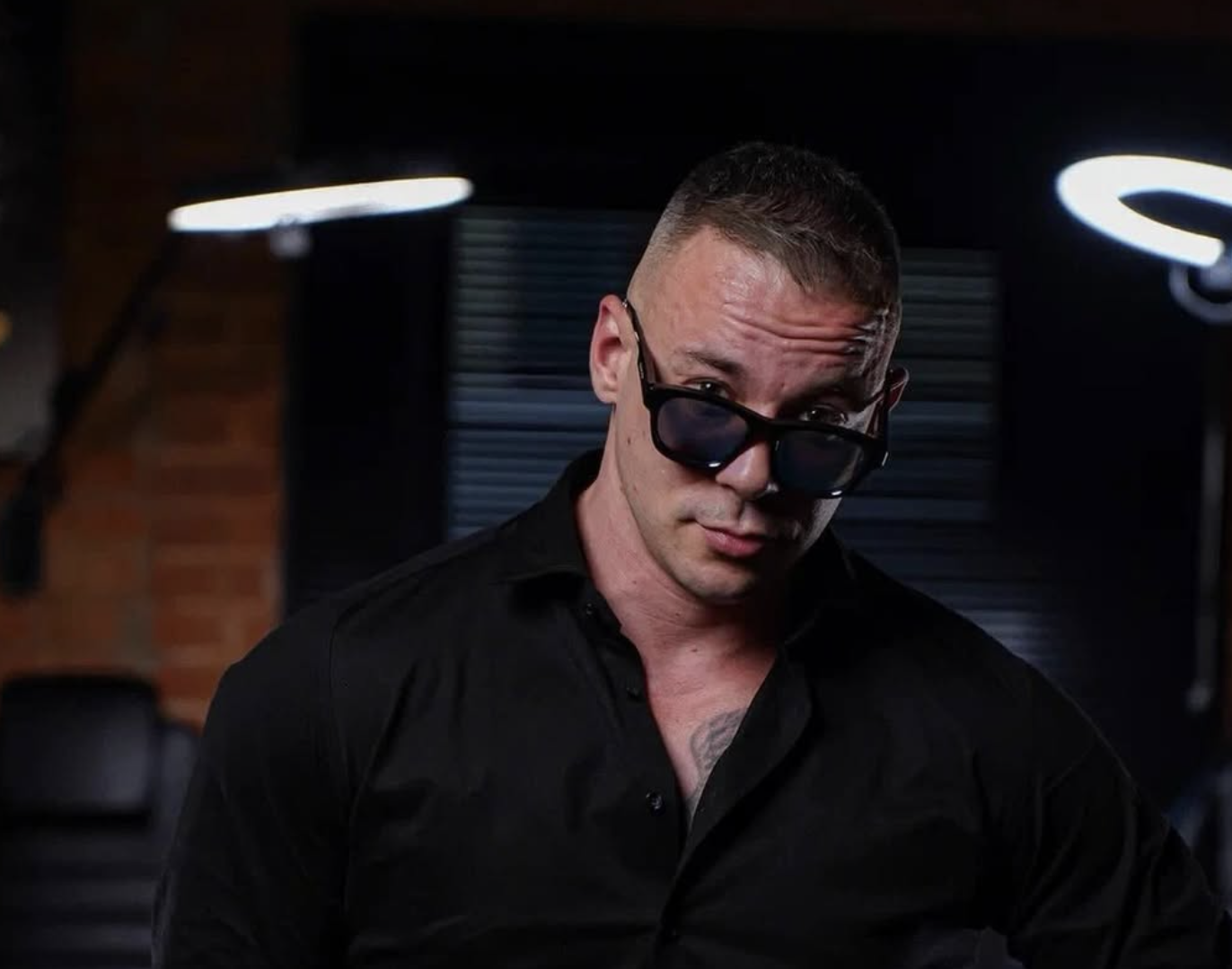 Рэпер Obe1Kanobe назвал парник с коноплёй в квартире «частью сценического образа»