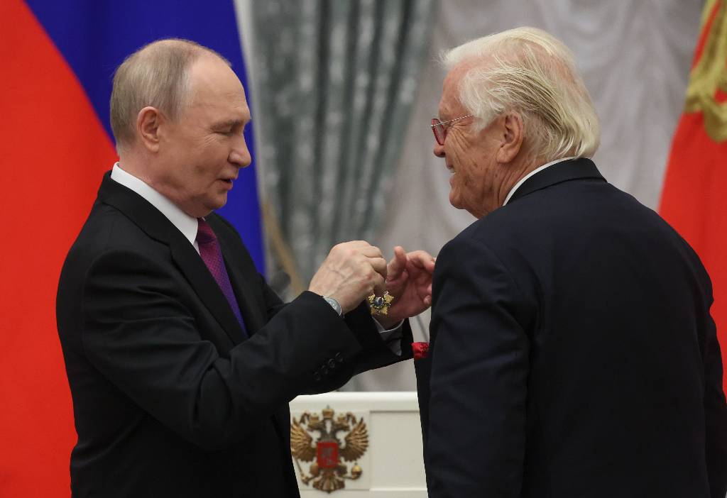 В ФРГ хотят лишить госнаграды немецкого дирижёра, получившего орден Дружбы от Путина