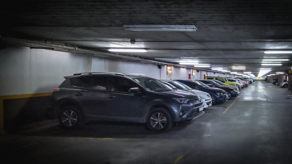 Россиян предупредили о неизбежном подорожании машино-мест в 2026 году