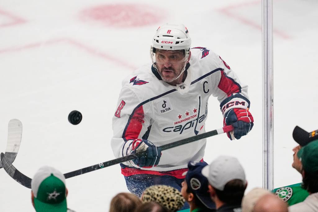 Овечкин первым в истории НХЛ забросил 900 шайб