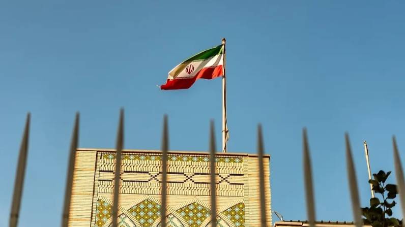 Политолог раскрыл планы Ирана по возобновлению ядерной программы из-за США