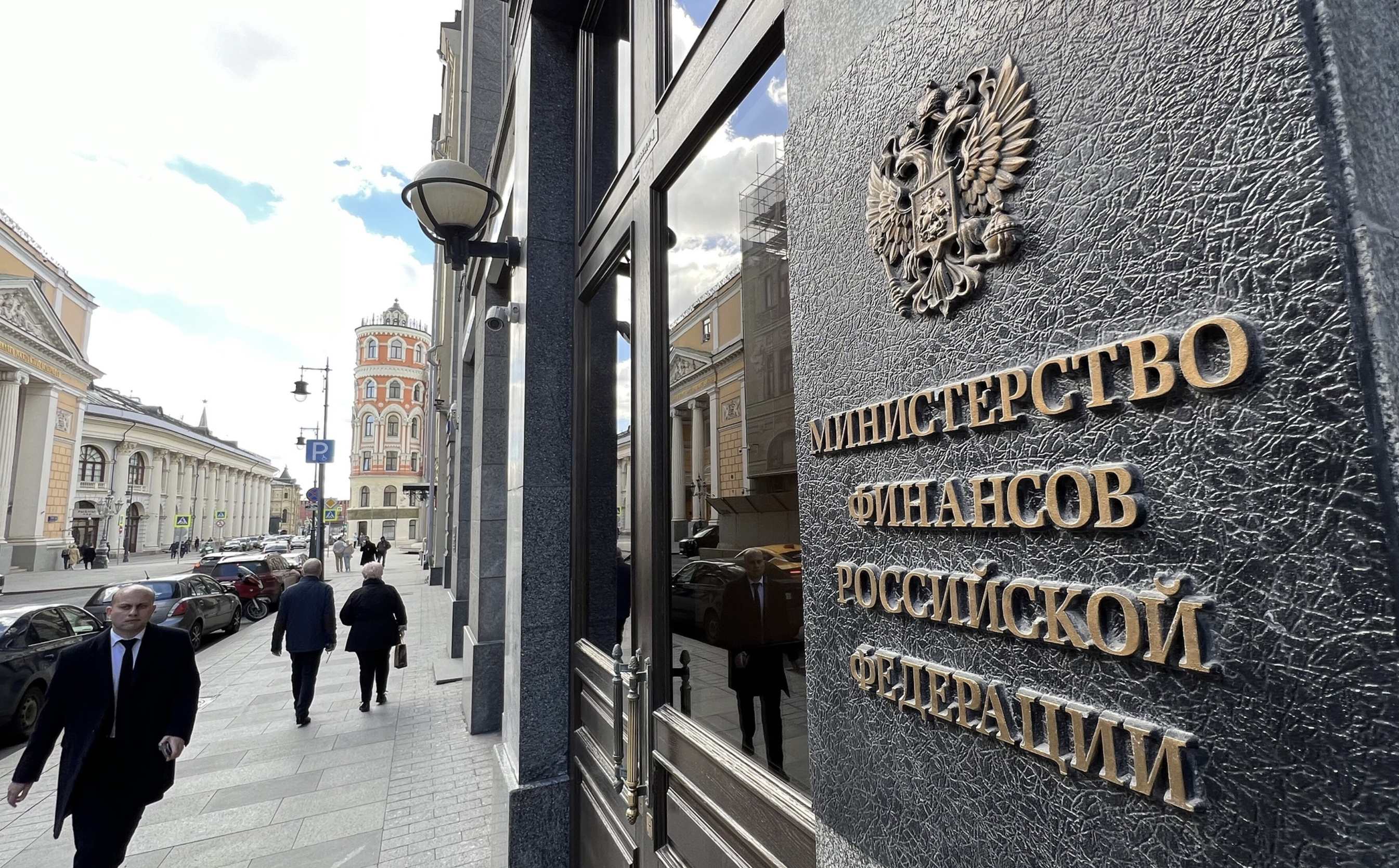 Минфин разработал новые налоговые льготы: кого могут освободить от НДФЛ