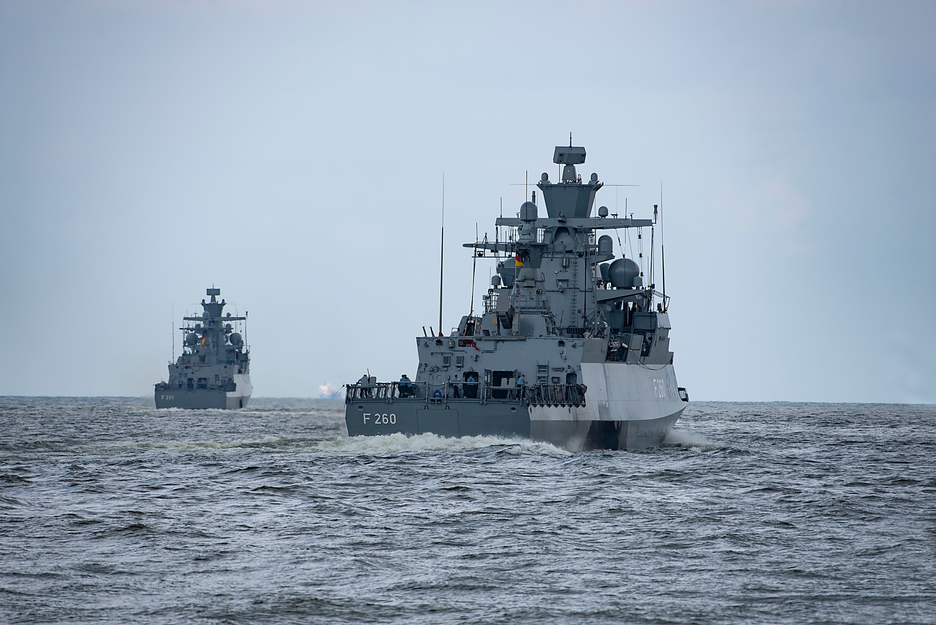 Балтийское море наводнили военные корабли-призраки