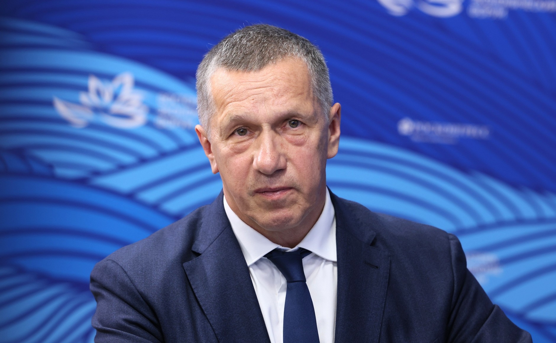 Вице-премьер Трутнев попал под удар ВСУ в ДНР и отстреливался из снайперской винтовки