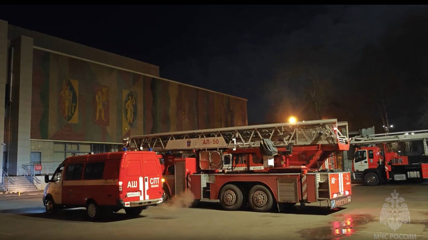 В Абакане загорелся драмтеатр