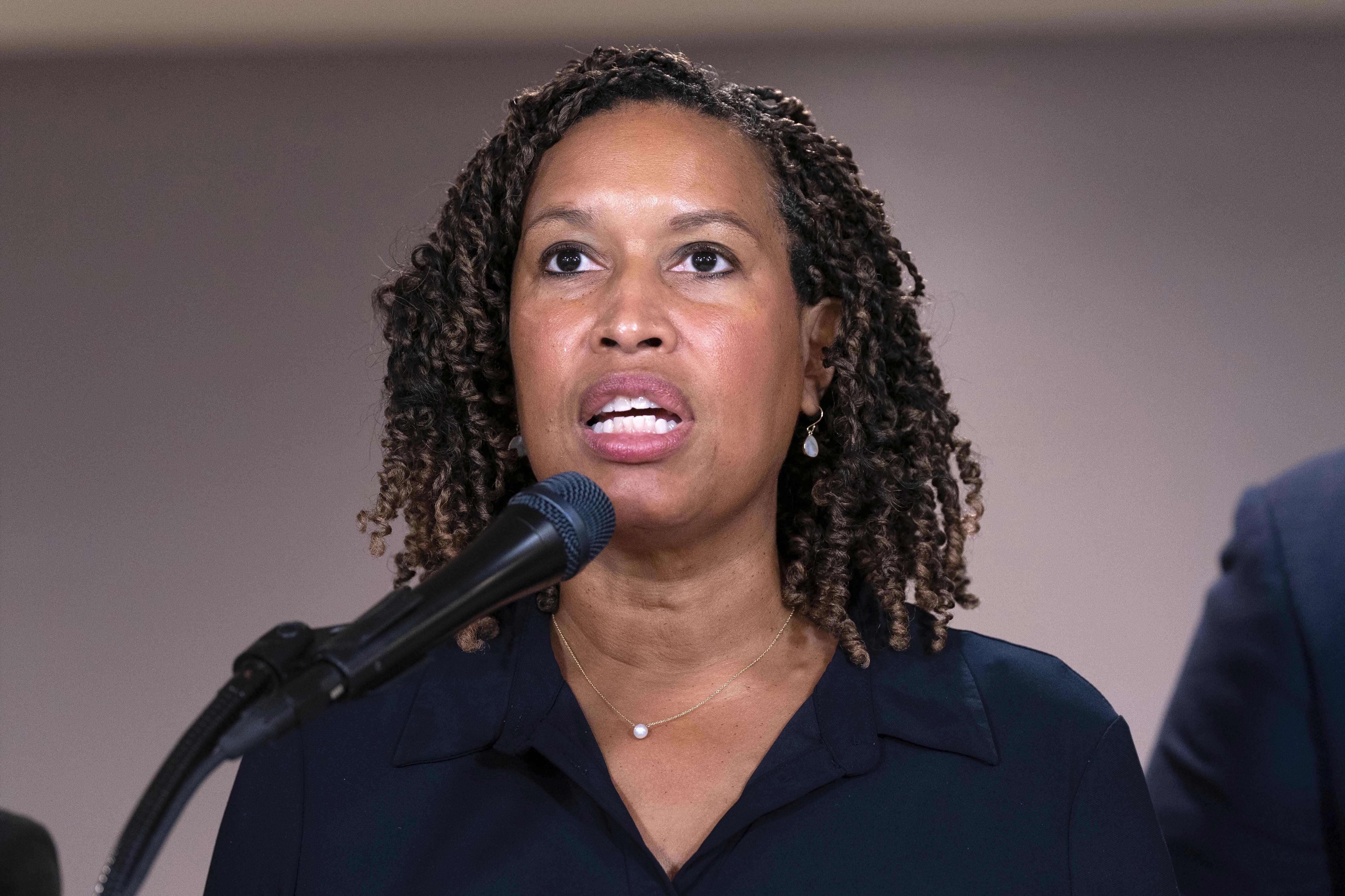 Мэра Вашингтона заподозрили в коррупции из-за поездки в Дубай