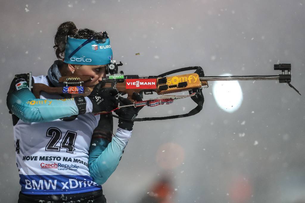 Биатлонистку из Франции дисквалифицировали за кражи у других спортсменок