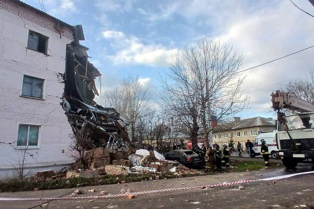 Под завалами обрушившегося дома в Тульской области людей нет, поисковые работы завершены