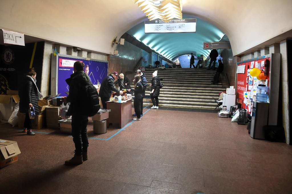 Власти Харькова сообщили об остановке работы метро и электротранспорта