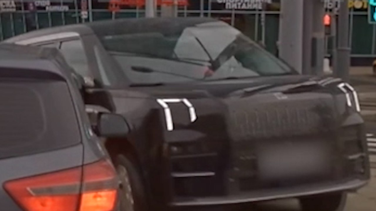 Водитель с воздушным шариком в руке устроил массовое ДТП на северо-западе Москвы