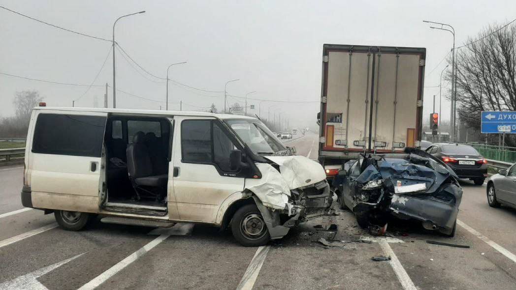 В Курской области микроавтобус с детьми из Белгородчины попал в ДТП, есть пострадавшие