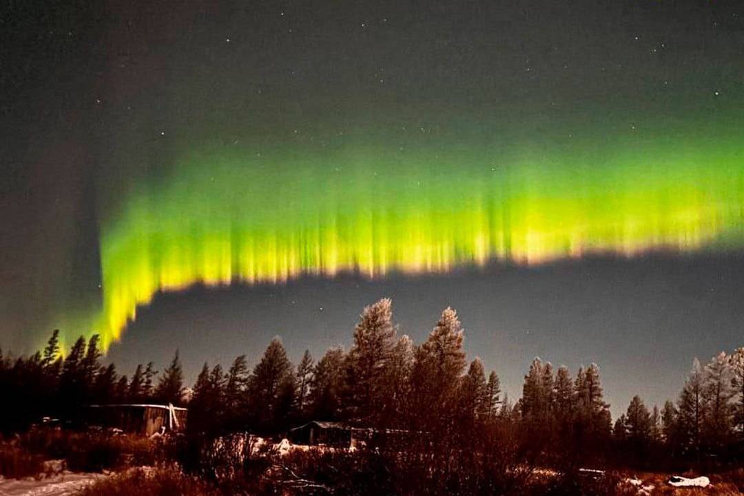 Жители Камчатки показали завораживающие фото северного сияния