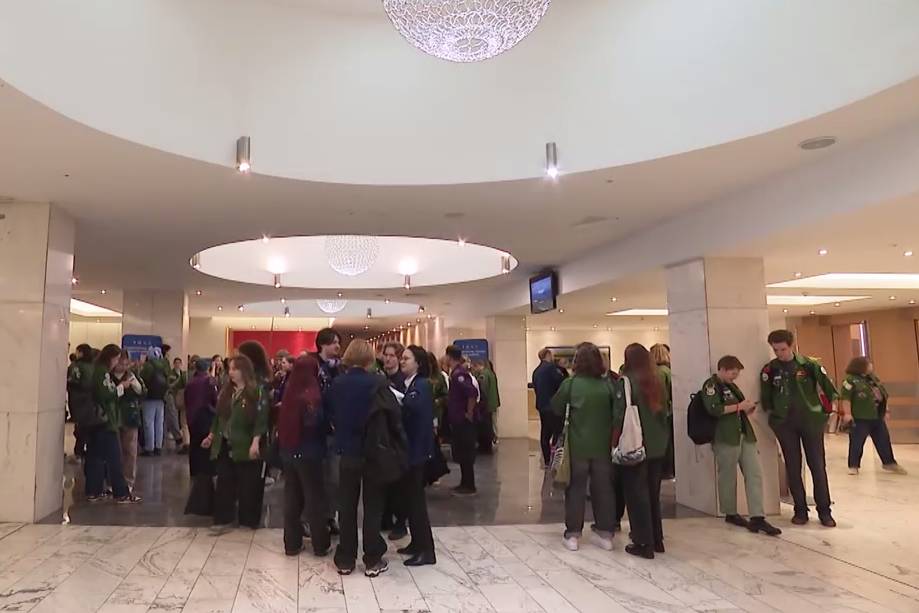 В Петербурге проходит осенний слёт студенческих отрядов с необычными конкурсами