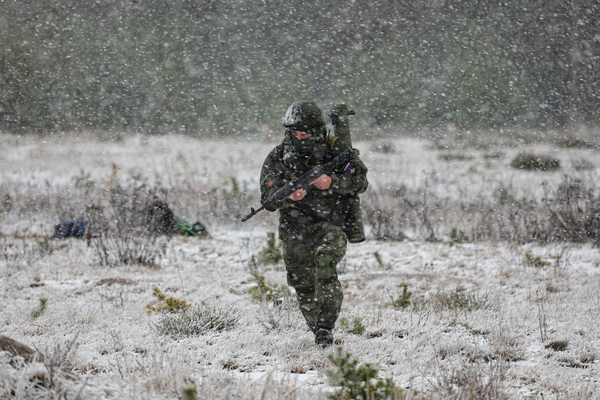 Путин поручил войскам «Севера» создать буферную зону на границе с Украиной