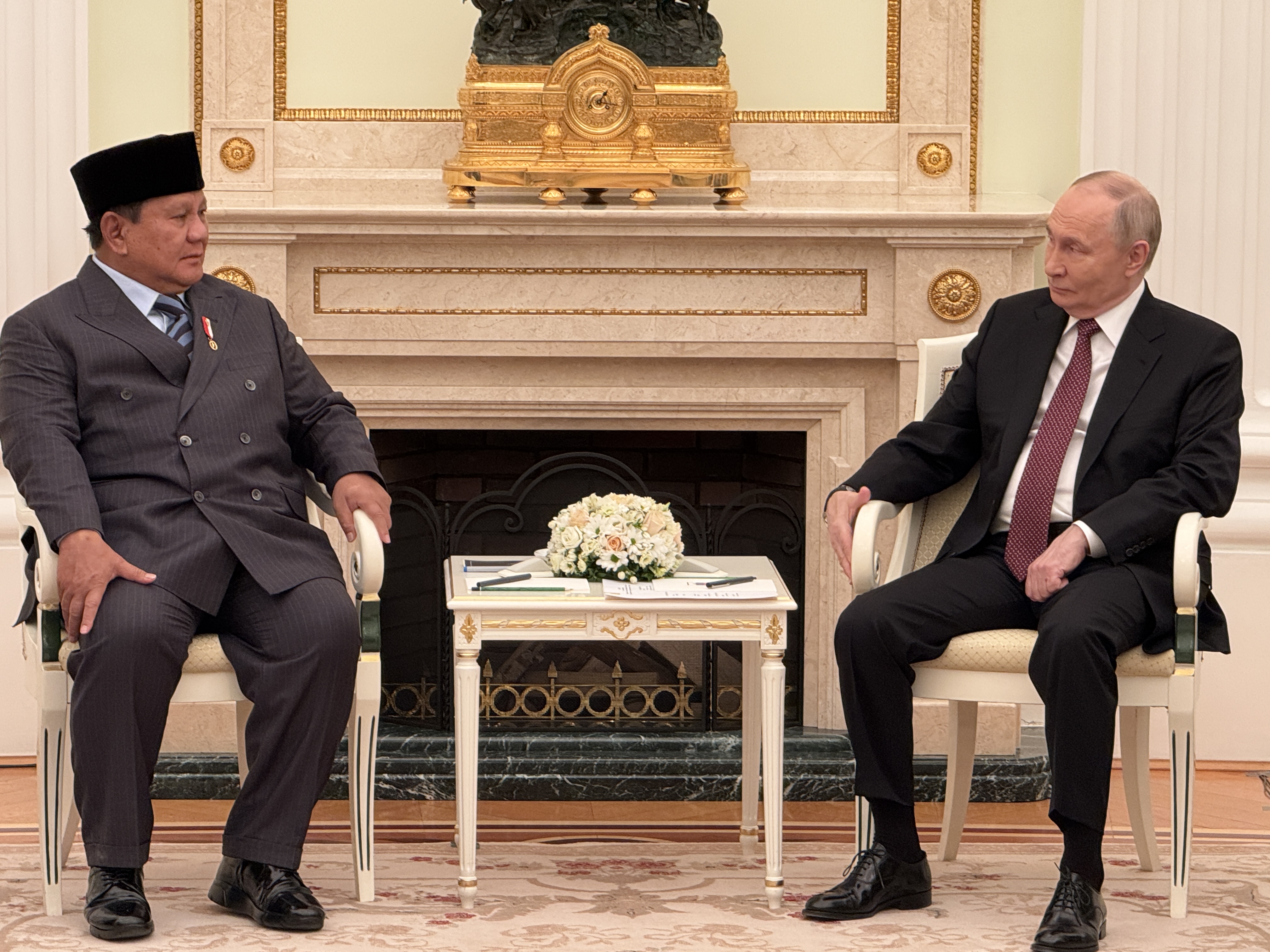 Путин пообещал Субианто приехать в Индонезию с визитом