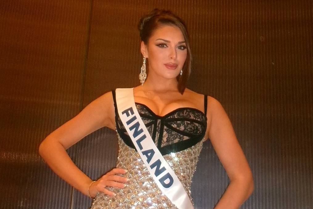 Мисс Финляндия-2025 показала как ест с китайцем и лишилась титула из-за расизма