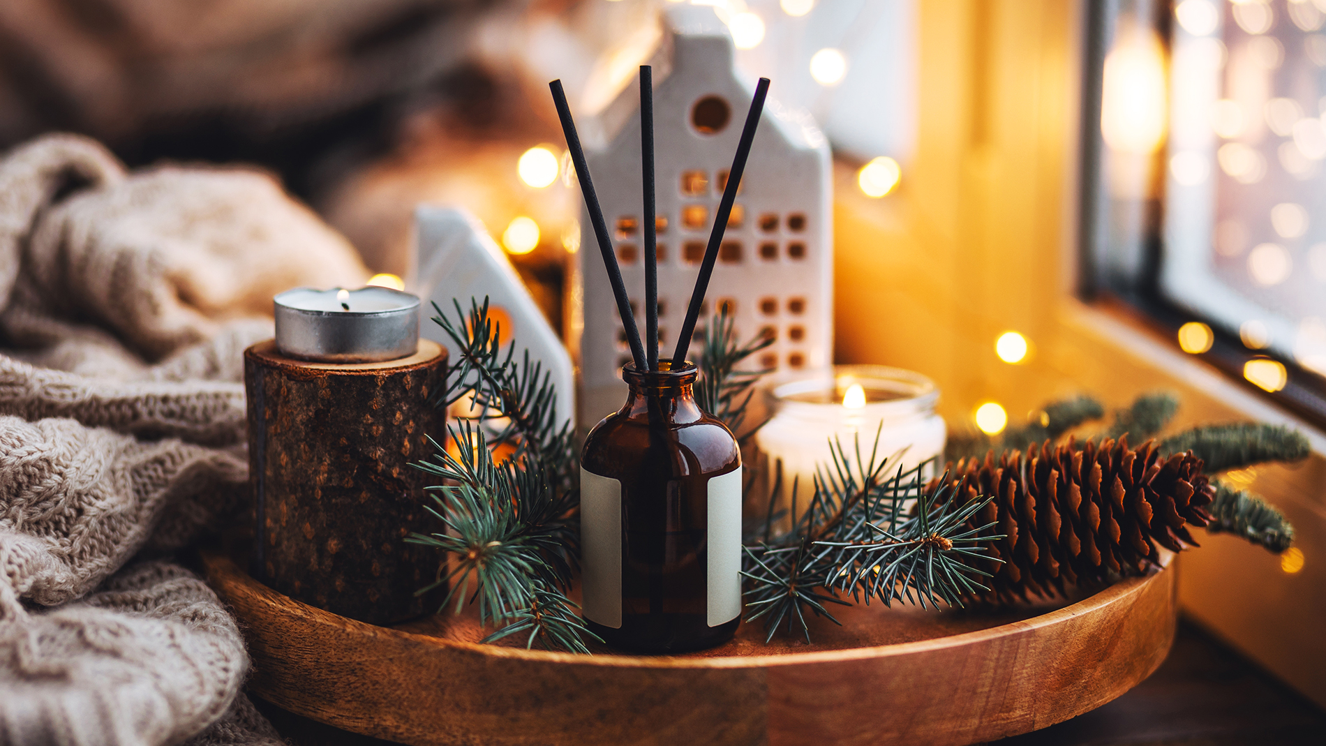 Как привлечь удачу на Новый год простым запахом: Лучшие ароматы для дома в декабре 2025 