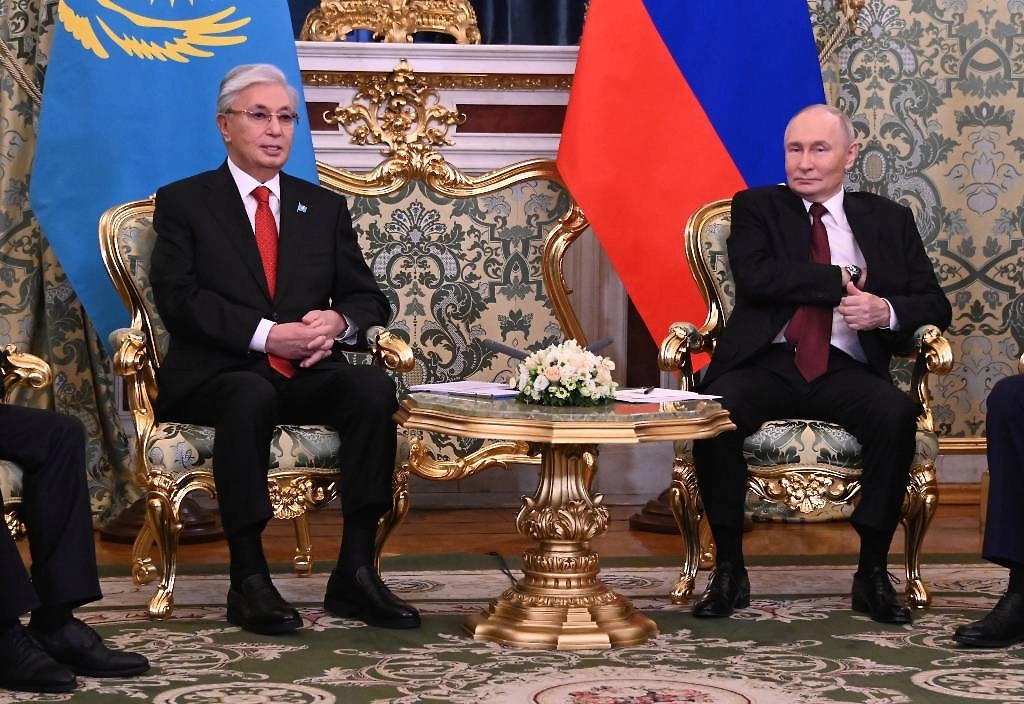 Токаев видит шанс закончить конфликт на Украине в обсуждении «пакта о мире»