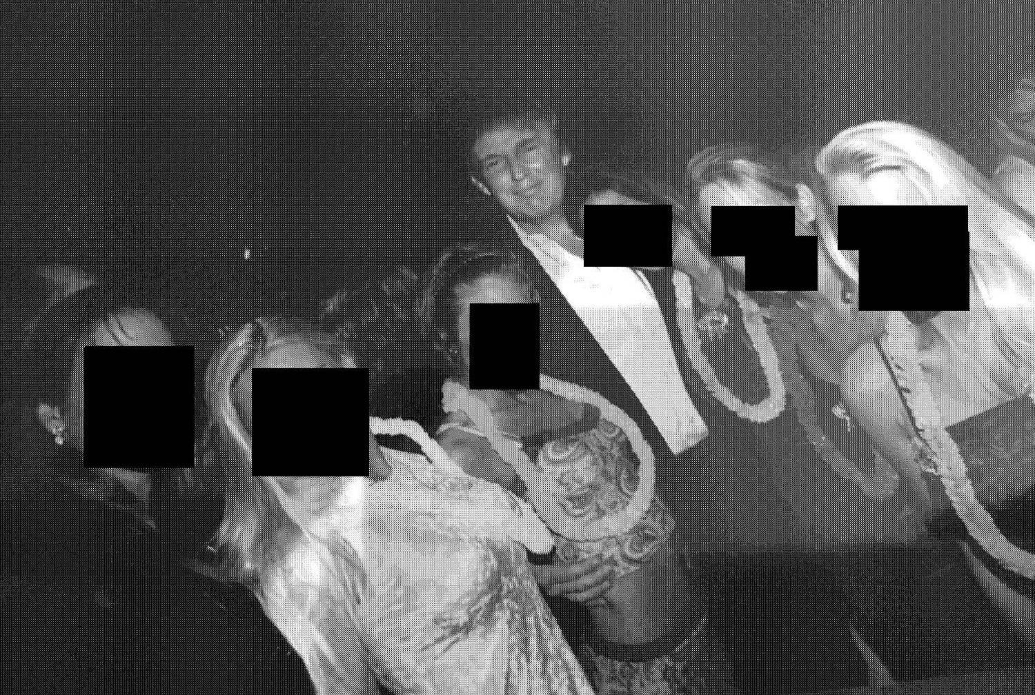 Демократы опубликовали фото презервативов с лицом Трампа из архива Эпштейна