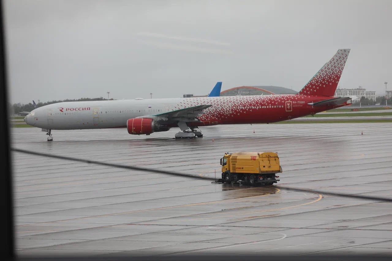 Летевший из Москвы самолёт «Победы» экстренно направили на запасной аэродром в Бухару