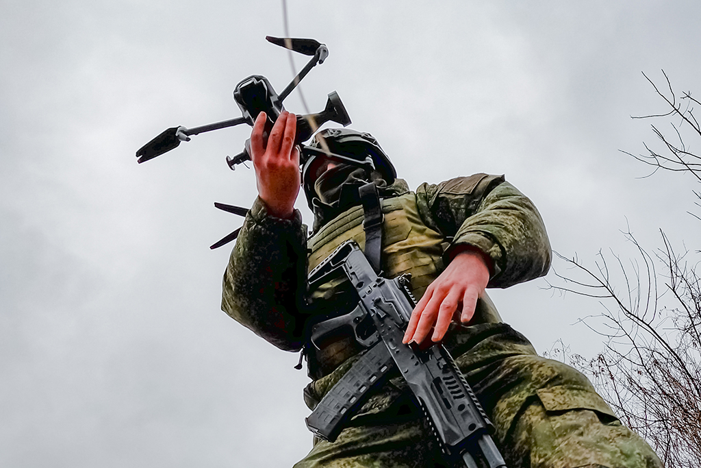 Белоусов наградил «Золотой Звездой» дроновода Филина за уничтожение 5 танков ВСУ