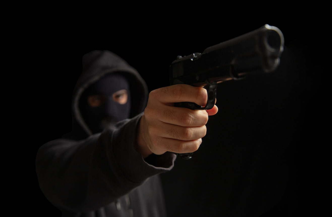 Пассажир выстрелил таксисту в голову в центре Хабаровска, момент попал на видео