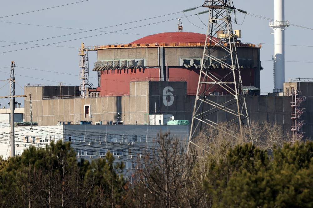 Зеленский потребовал передать Запорожскую АЭС под контроль Украины и США