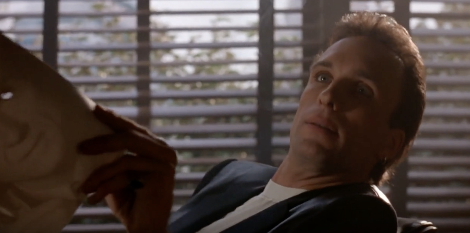 На двери квартиры погибшего актёра из «Маски» Грина нашли зловещую записку