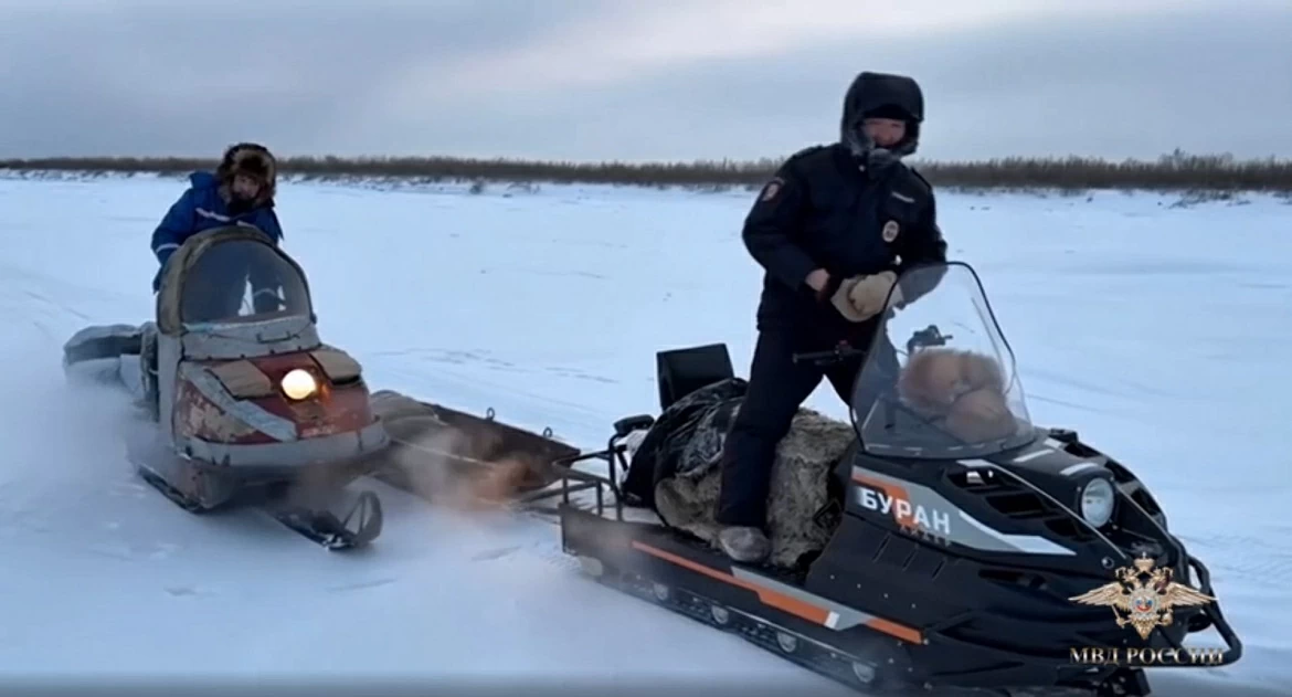 Якутский полицейский спас троих подростков, которые едва не погибли от лютого мороза
