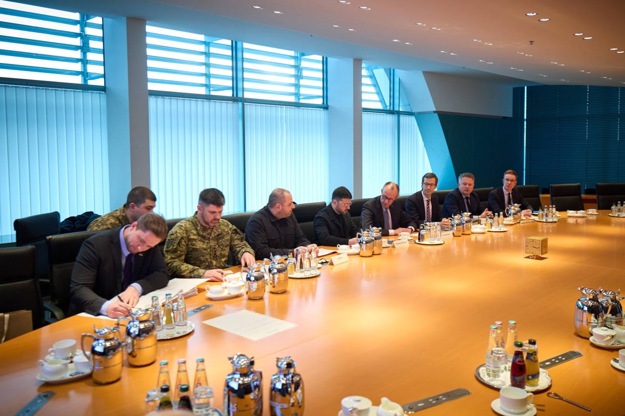 Переговоры между украинской и американской делегациями длились более пяти часов