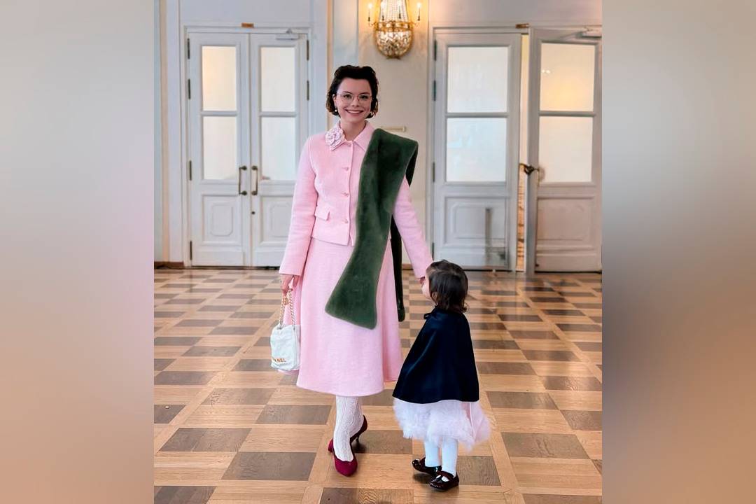 Жена Петросяна посетила рождественский праздник в Доме Пашкова вместе с детьми