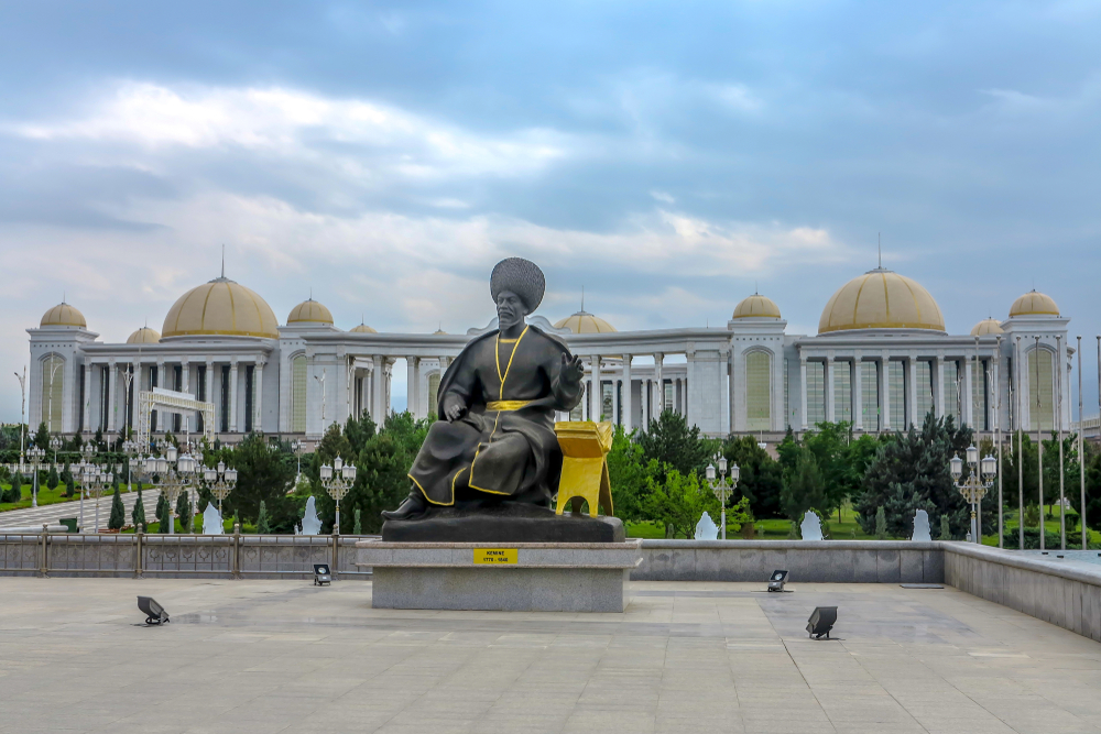 Безлюдный Ашхабад поразил журналистов кремлёвского пула во время саммита Путина