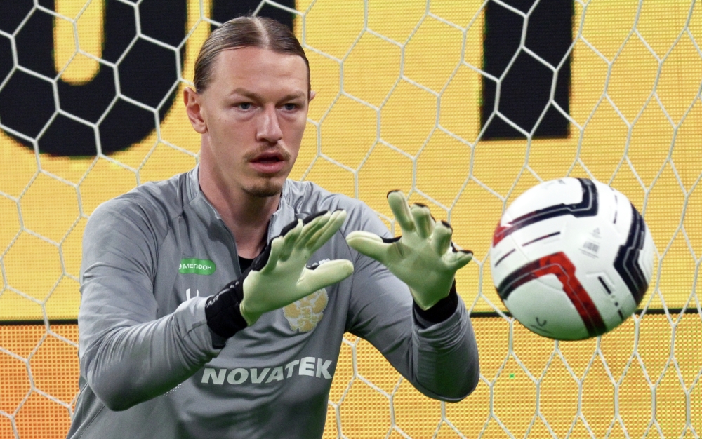 Российского голкипера Сафонова убрали с командного фото ПСЖ