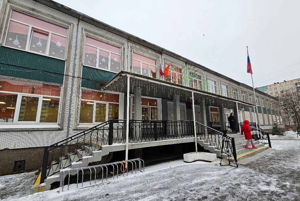 Директор школы рассказала о замкнутости напавшего на учительницу девятиклассника