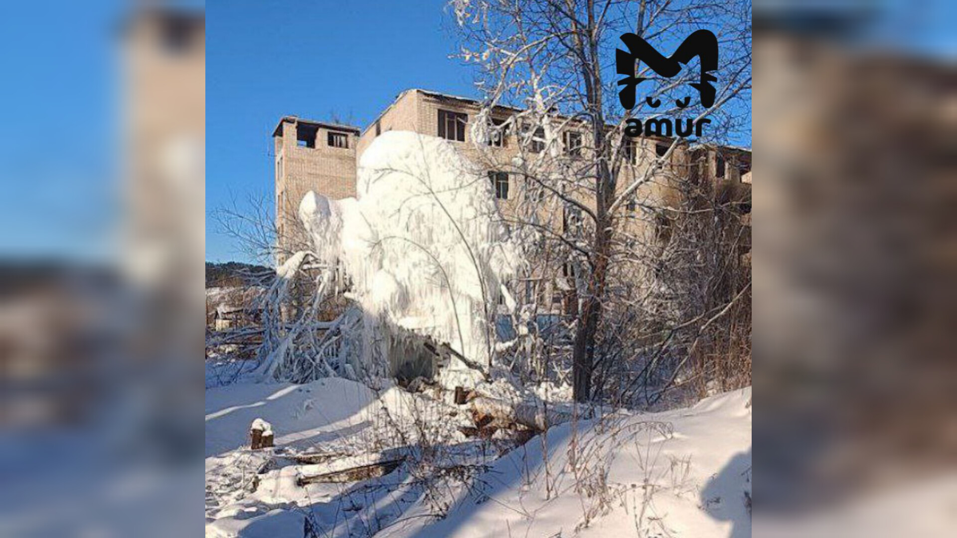 В Сковородино Амурской области вырос гигантский ледяной грот высотой с дом