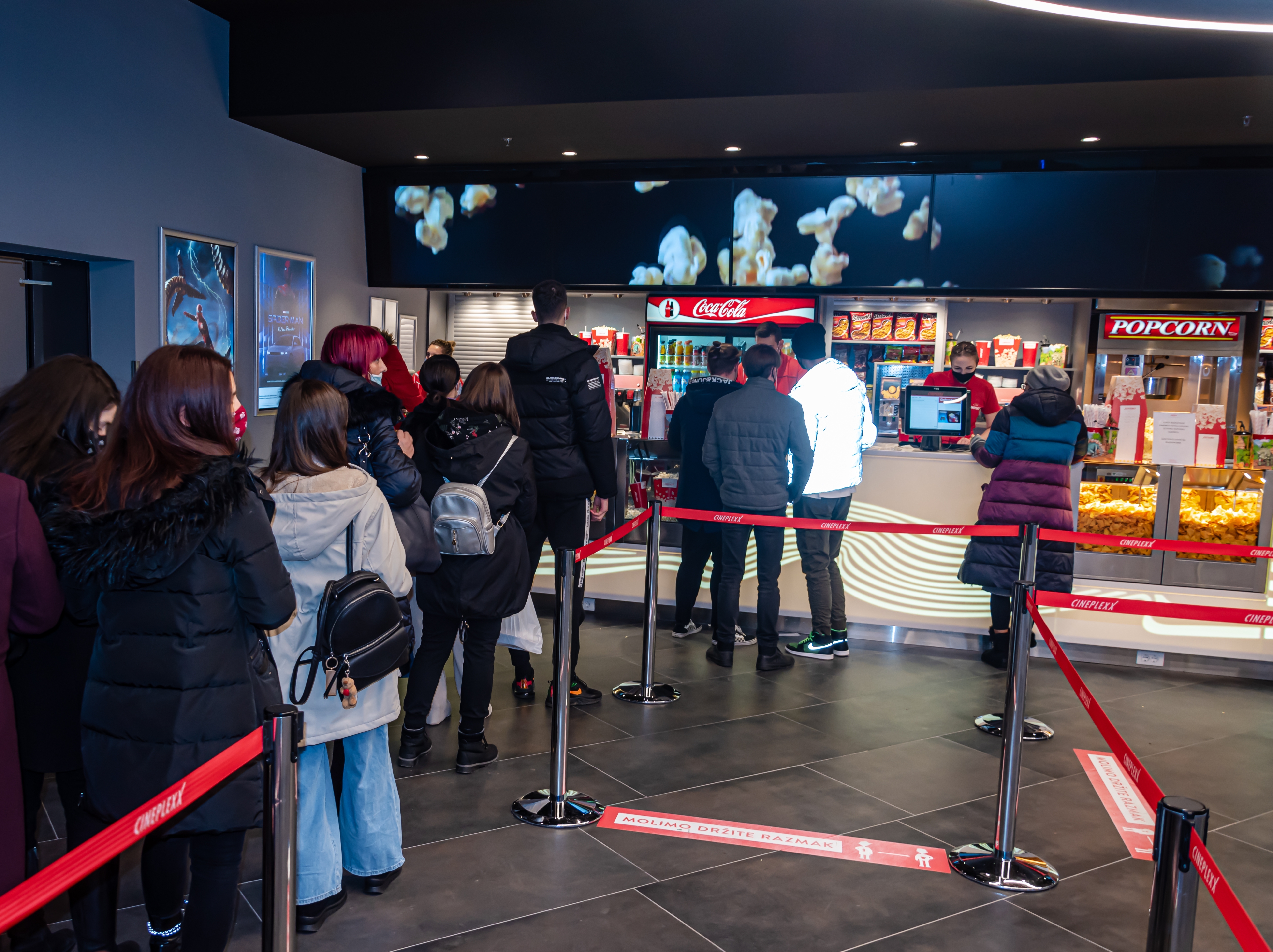 Билеты не достать: в кинотеатрах наблюдается ажиотаж в первый день года